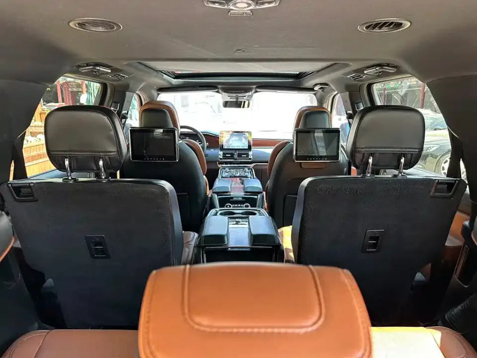 Lincoln Navigator