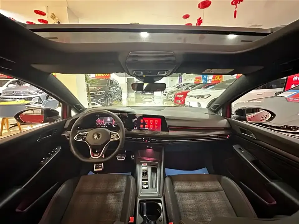 Volkswagen Golf GTI
