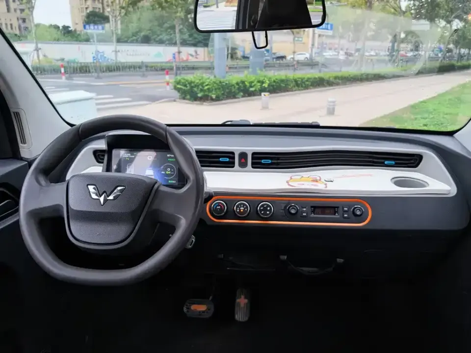 Wuling MINIEV