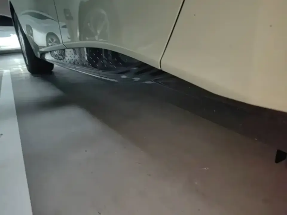 Hongqi Hongqi EH7
