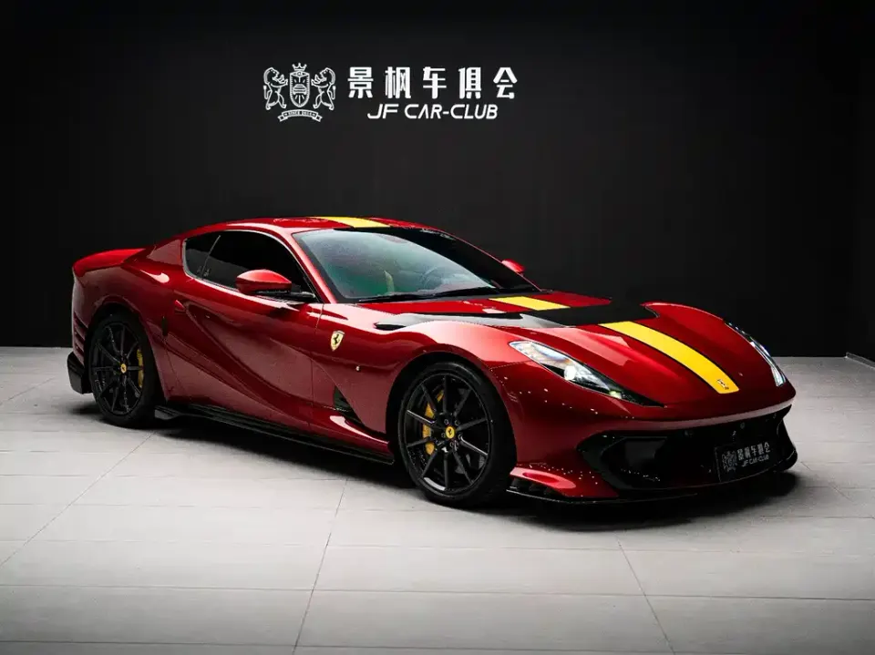 Ferrari 812