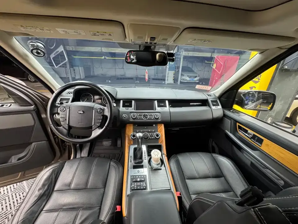 Land Rover Sport