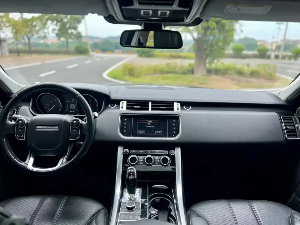 Land Rover Sport