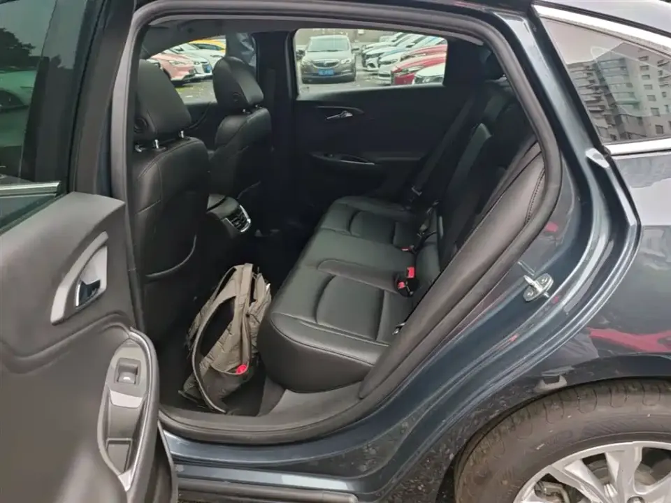 Chevrolet Malibu XL