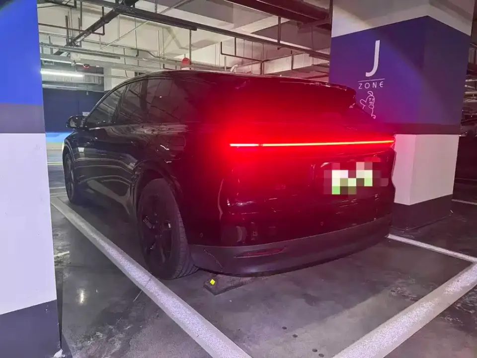 Li Li i6