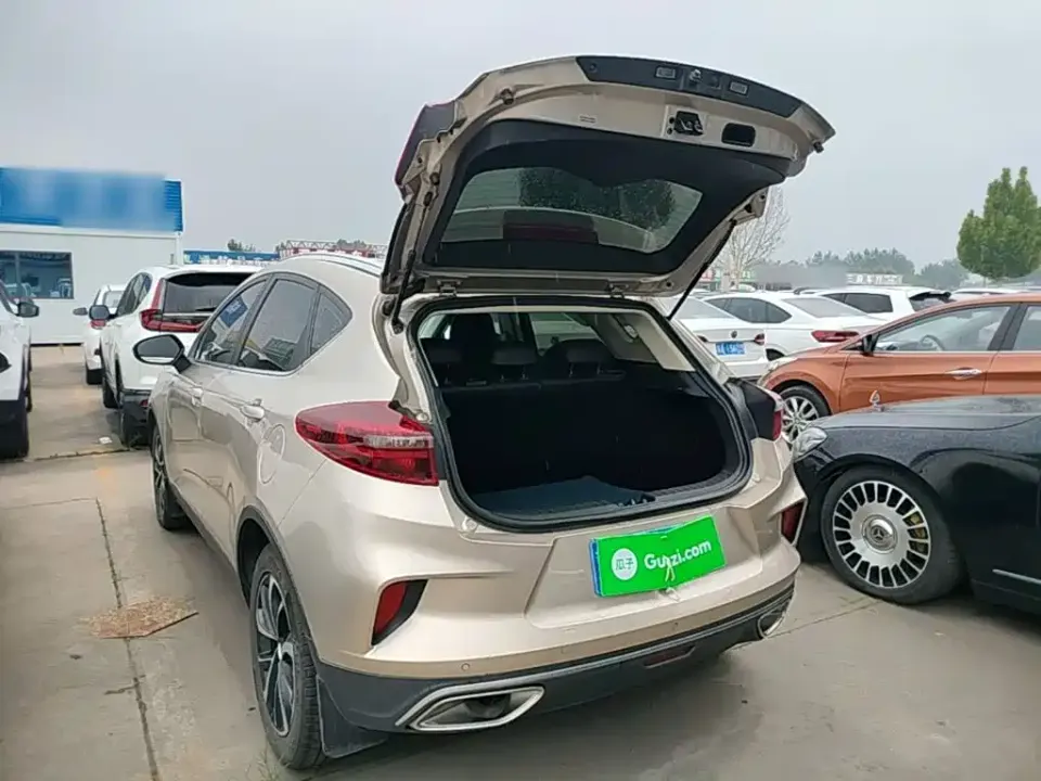 Geely Emgrand GS