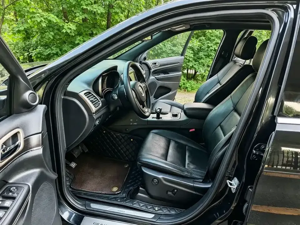 Jeep Grand Cherokee (Import)