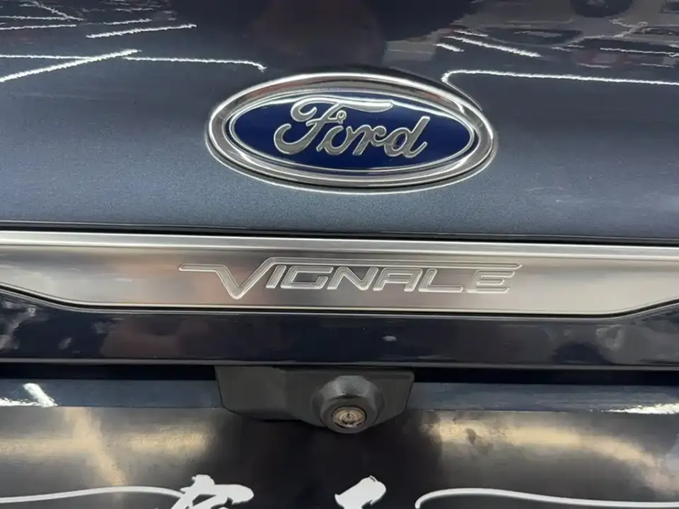 Ford Taurus