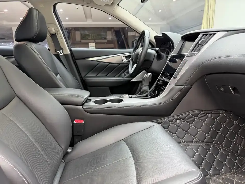Infiniti Q50L