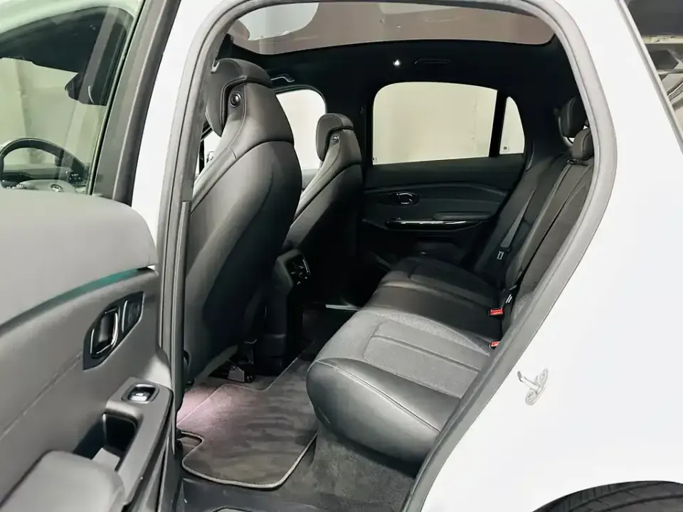 Nio EC6