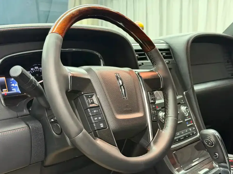 Lincoln Navigator
