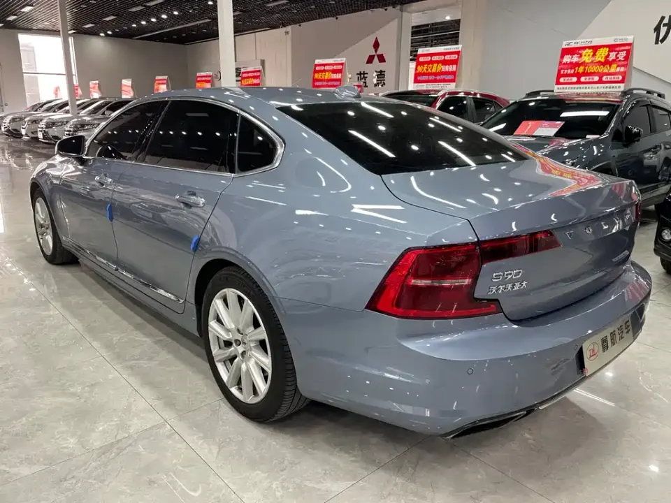 Volvo S90