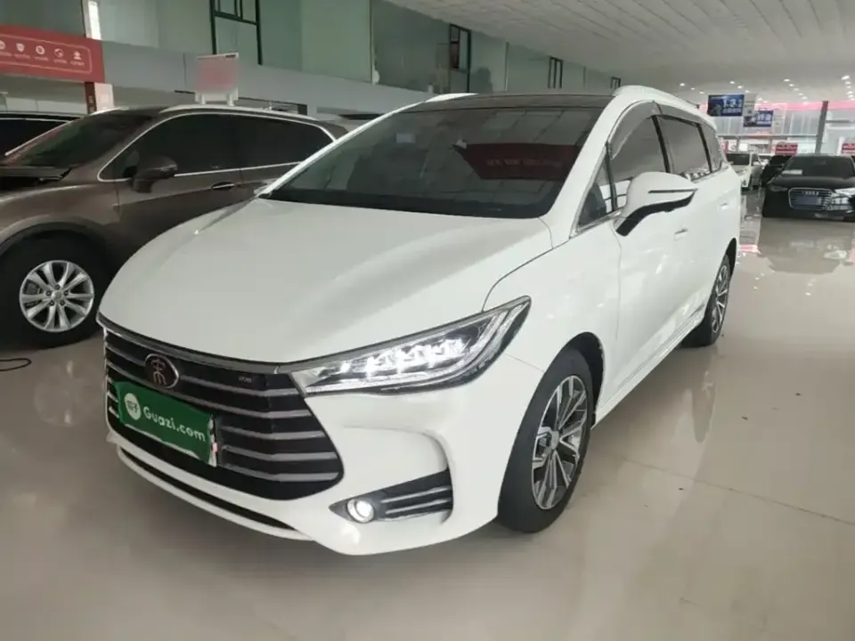 BYD MAX