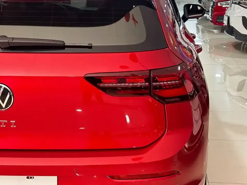 Volkswagen Golf GTI