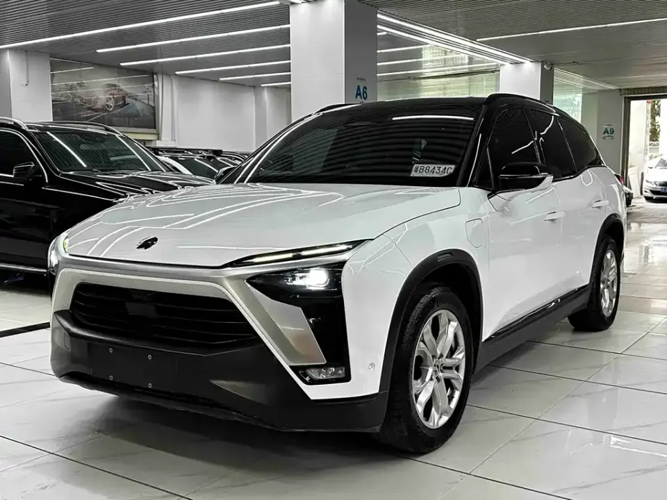 Nio ES8