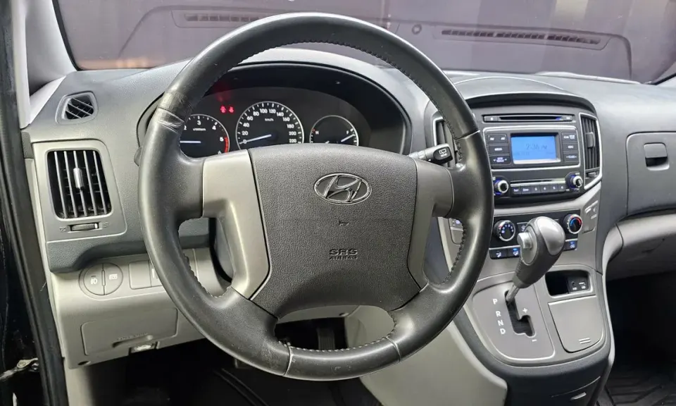 Hyundai Starex