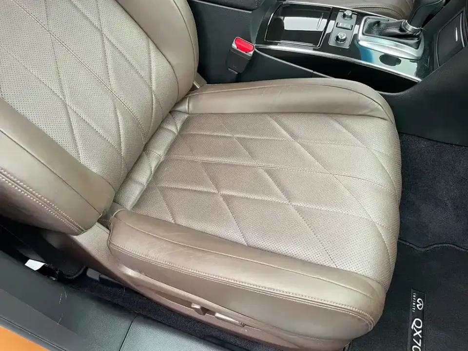 Infiniti QX70