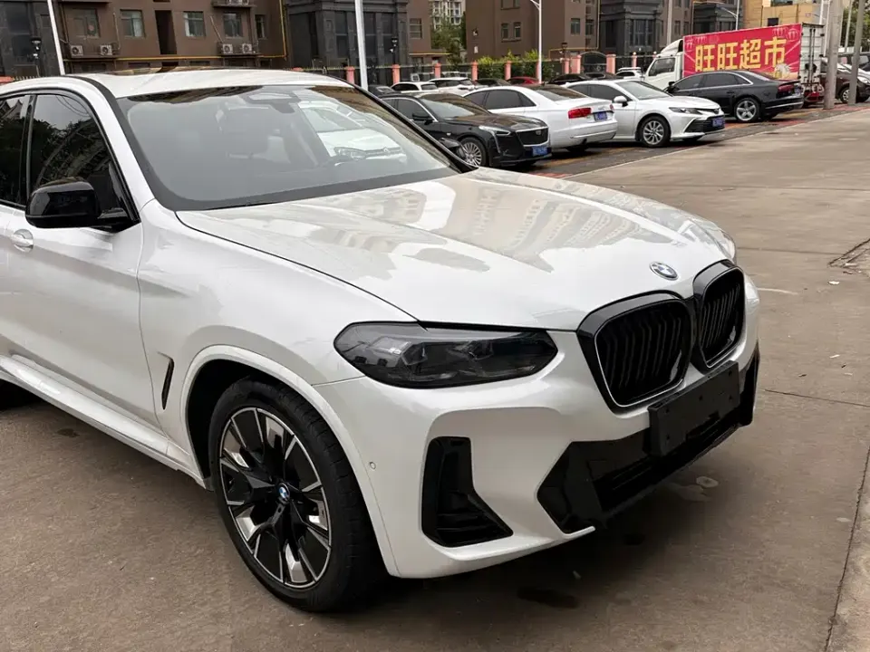 BMW iX3