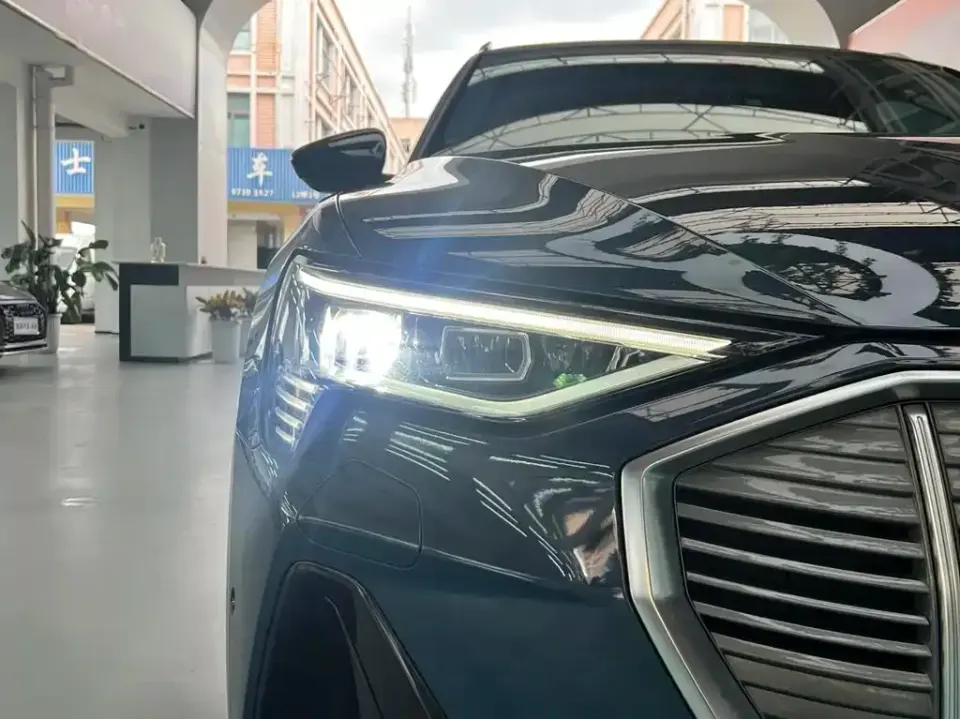 Audi e-tron (Import)