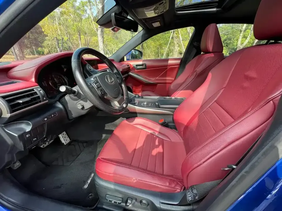 Lexus IS