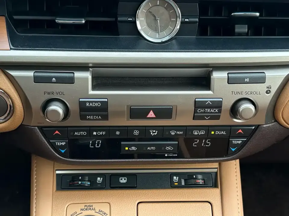 Lexus ES