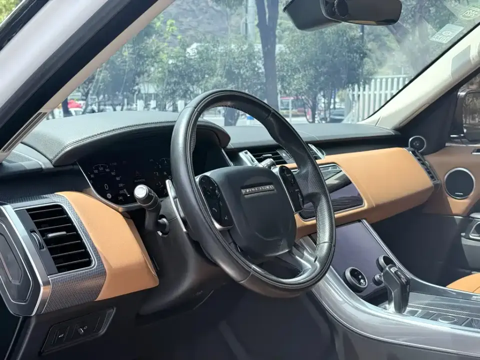 Land Rover Sport