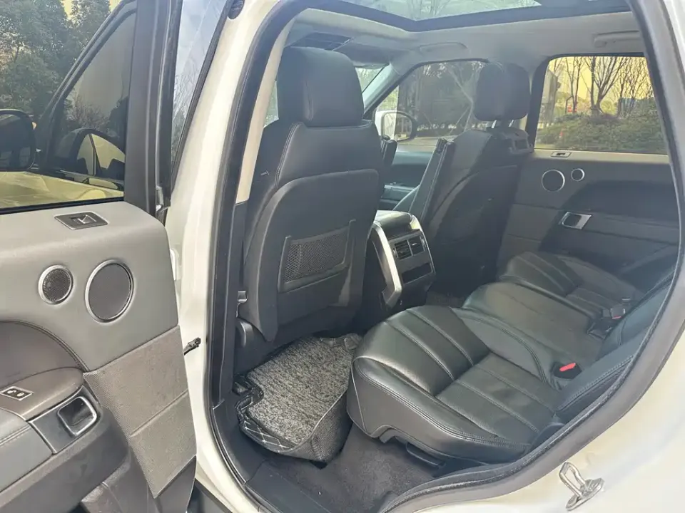 Land Rover Sport