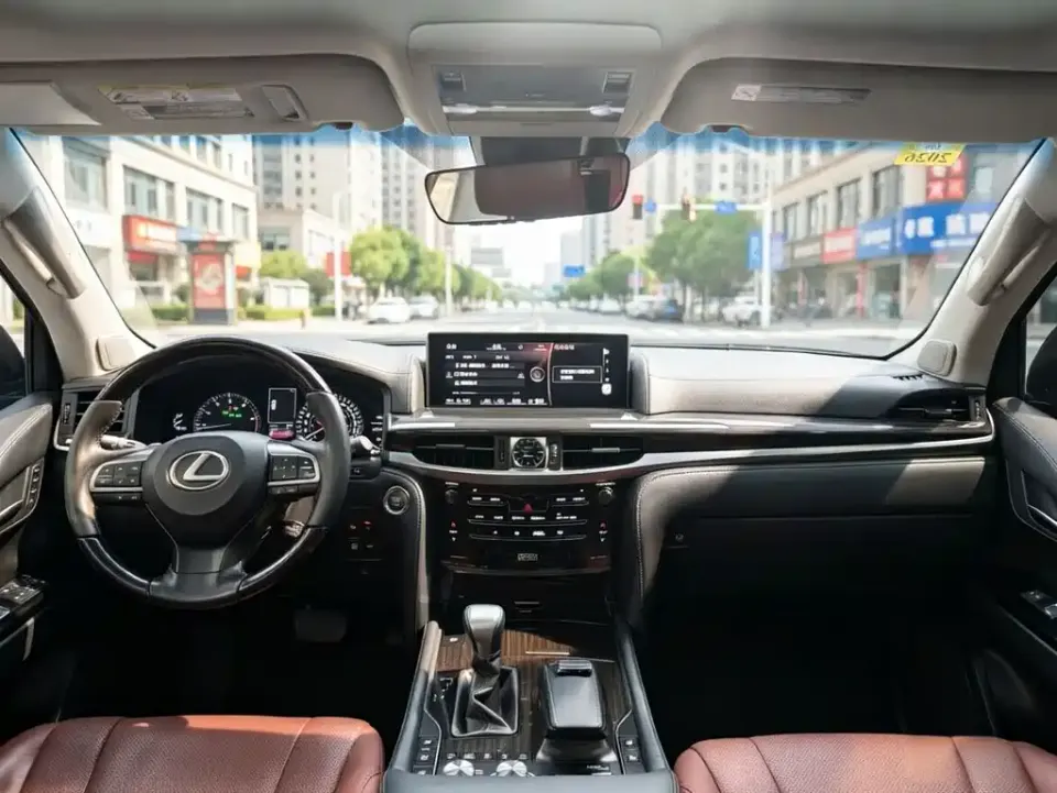 Lexus LX