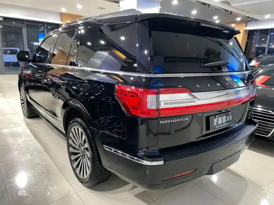 Lincoln Navigator