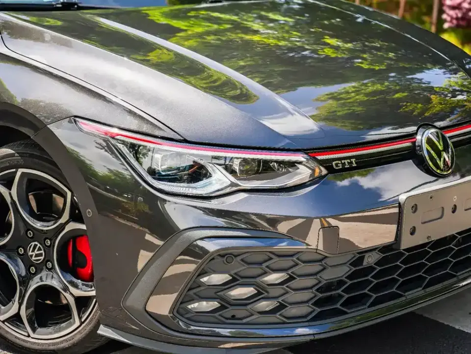 Volkswagen Golf GTI