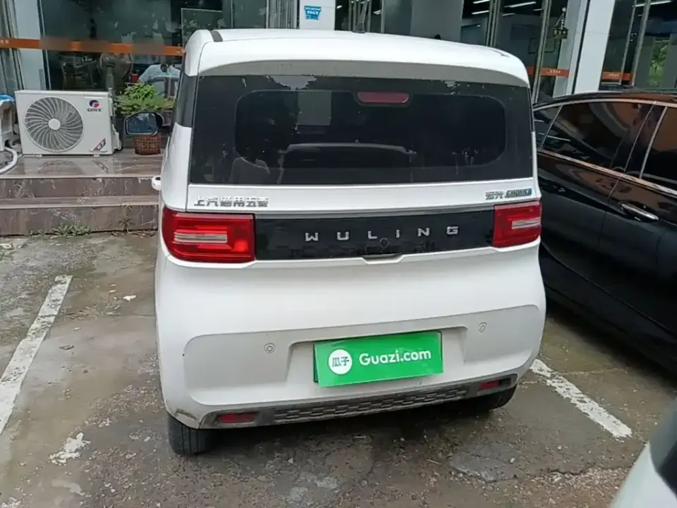 Wuling MINIEV