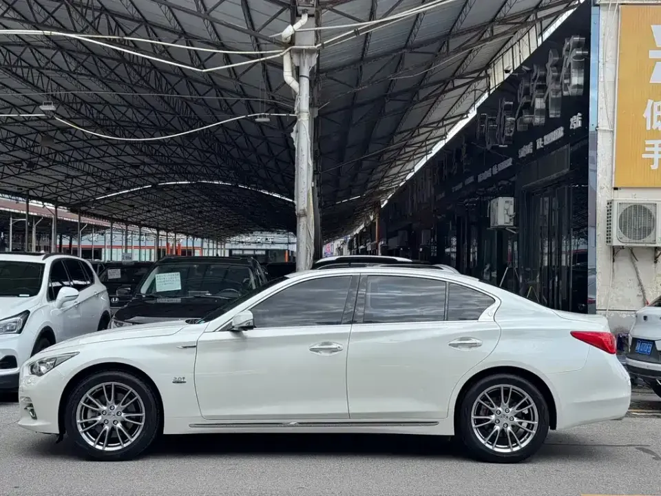 Infiniti Q50L