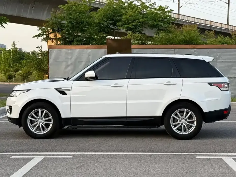 Land Rover Sport
