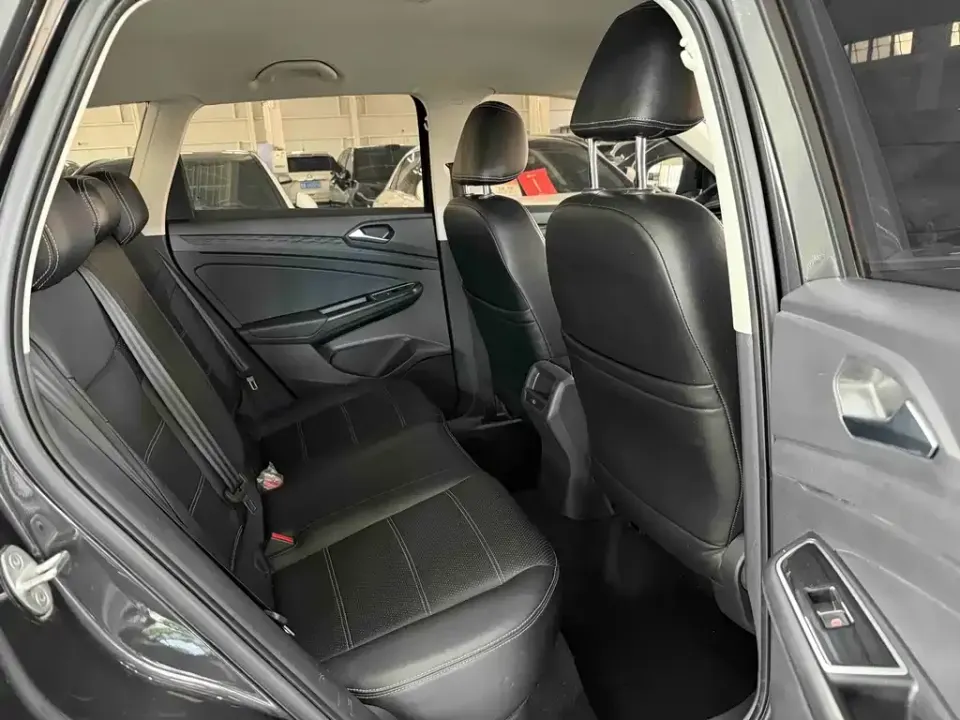 Jetta VS5