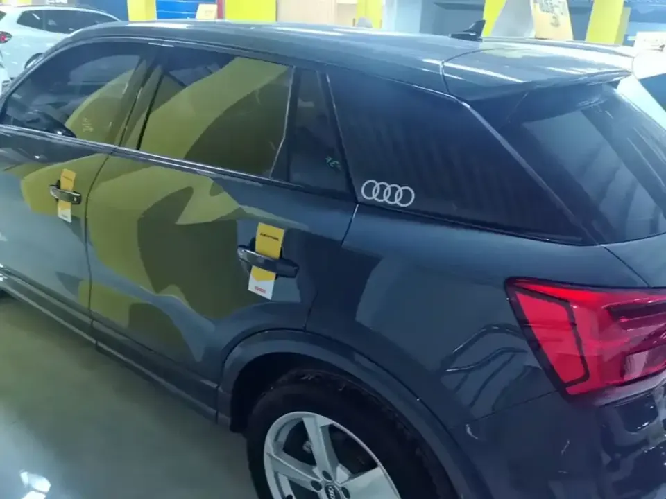 Audi Q2L