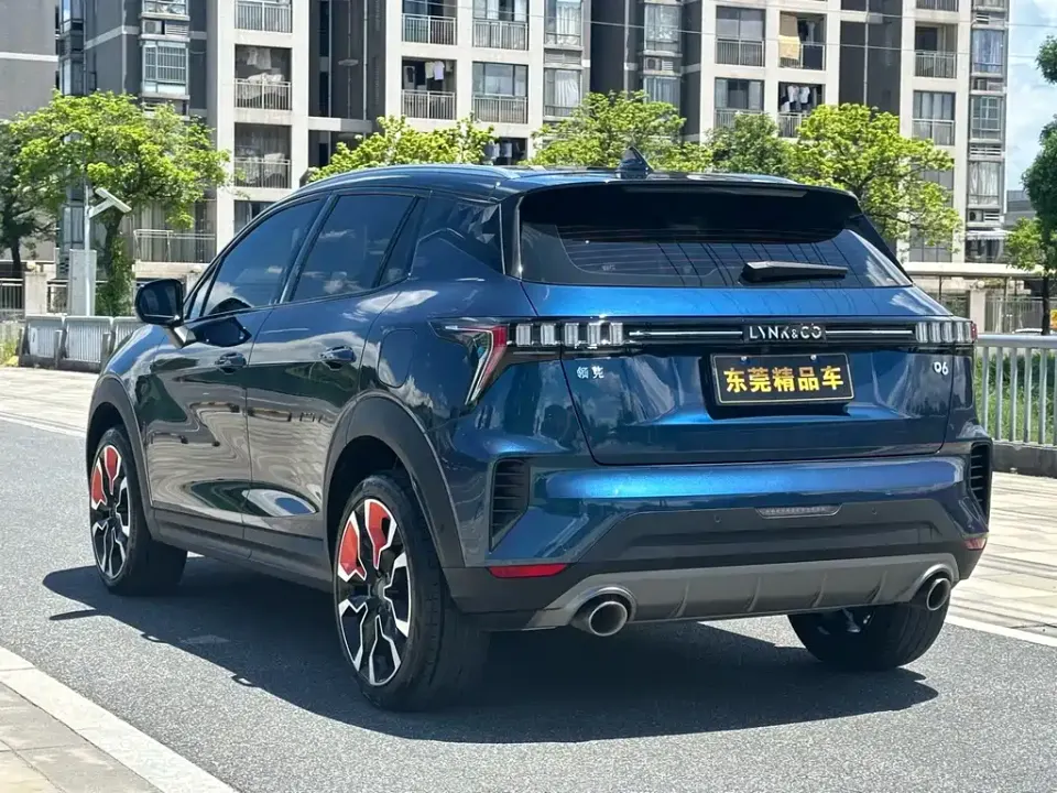 Lynk & Co 06