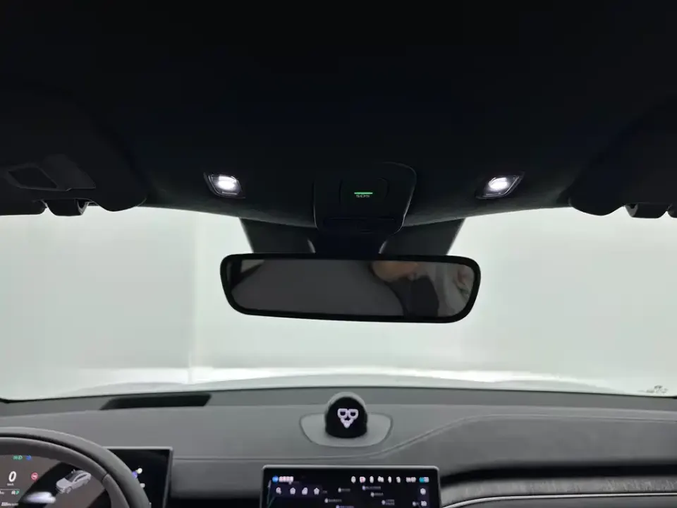 Nio EC6