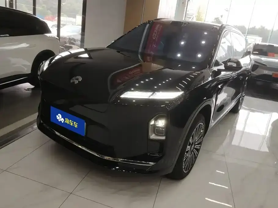 Nio ES8