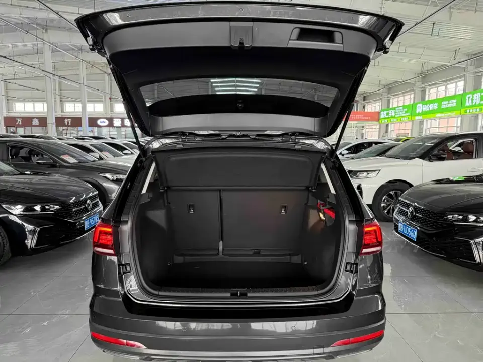 Volkswagen Tharu