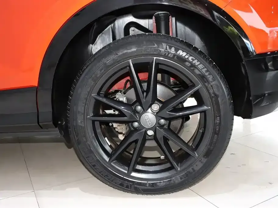 Audi Q2L
