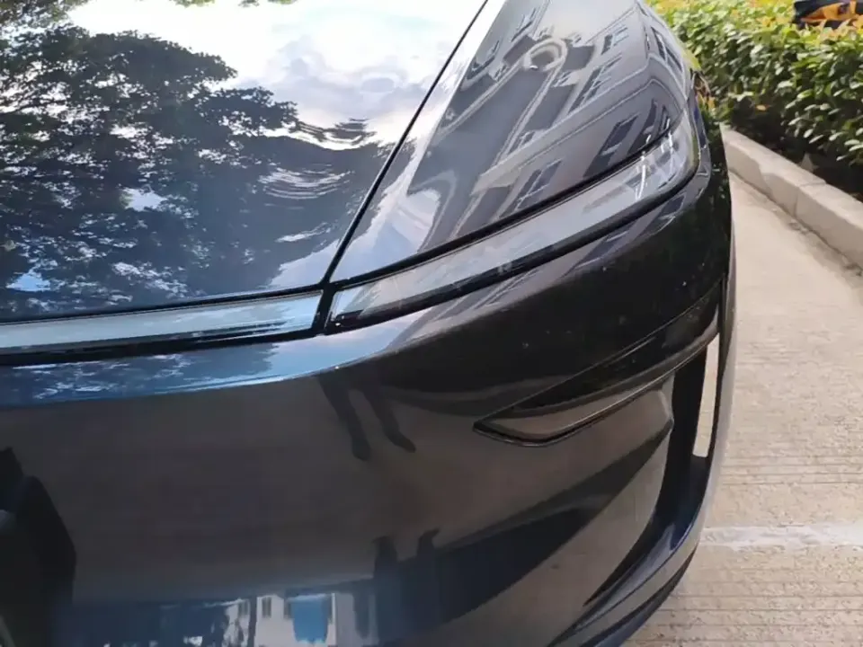 Tesla Model Y L