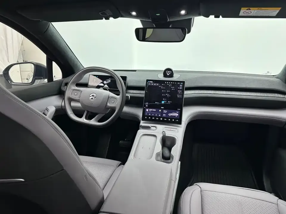 Nio EC6
