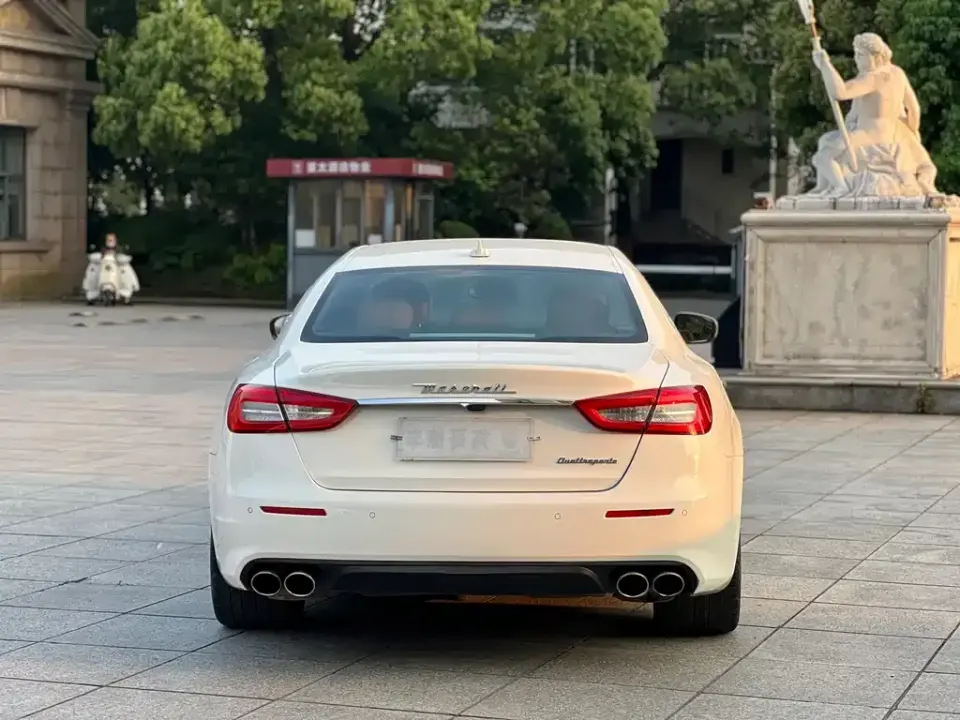 Maserati Quattroporte