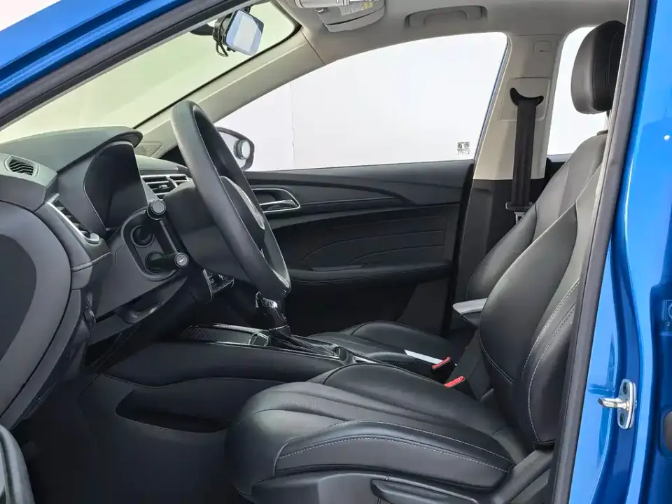 Roewe i5