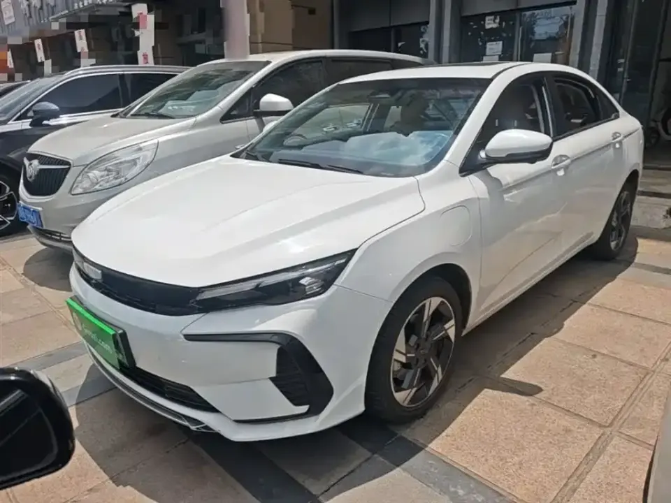 Geely L HiP