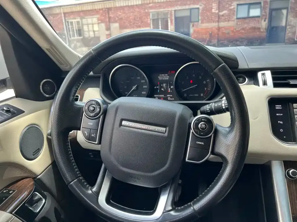 Land Rover Sport