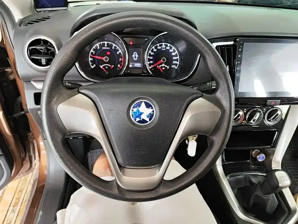 Venucia T70