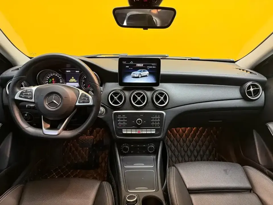 Mercedes-Benz GLA