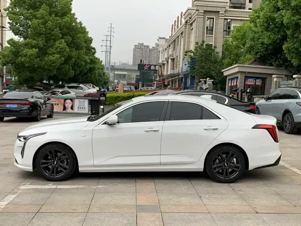 Cadillac CT4