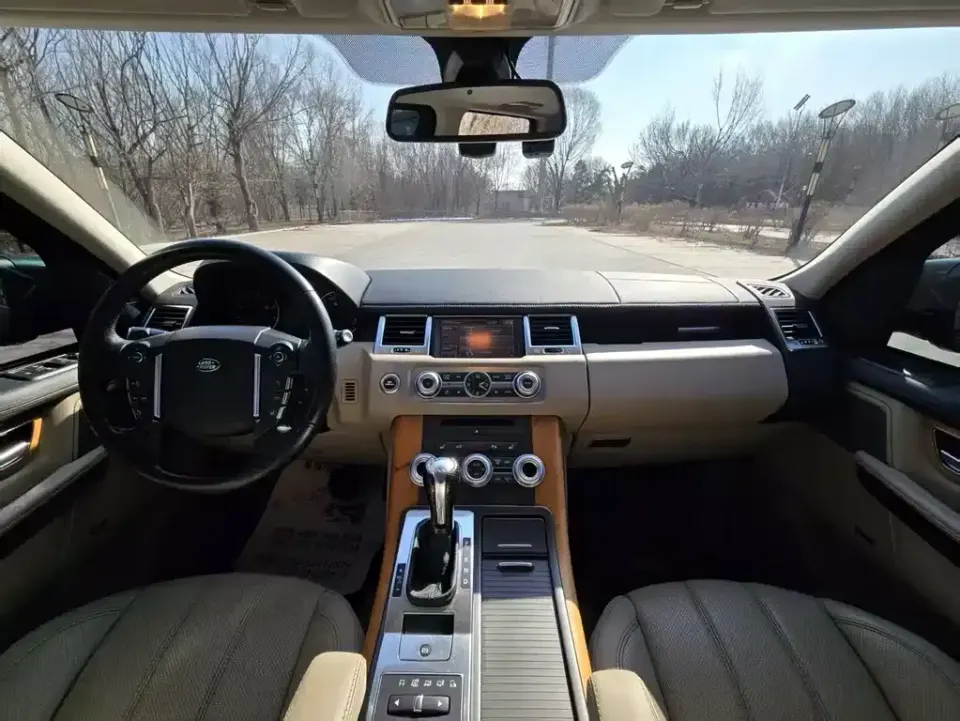 Land Rover Sport